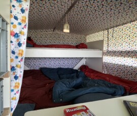 Innenraum mit Tisch