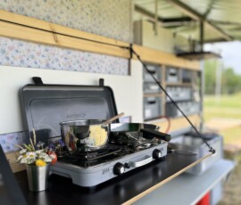 Arbeitsplatte mit Kocher